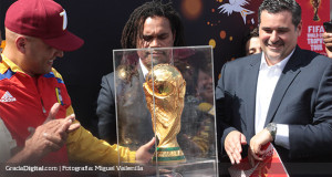 +FOTOS | Llegó el Trofeo de la Copa Mundial de la FIFA a Venezuela