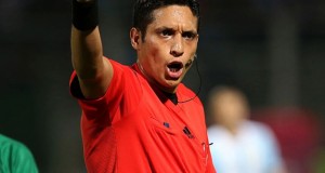 +VIDEO | Polémica actuación del árbitro venezolano Jesús Valenzuela en la Eliminatoria