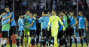 RESUMEN | Uruguay llega a la cima en una jornada en la que Brasil se aleja de Rusia