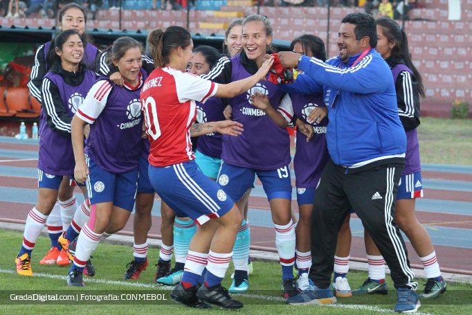 Uruguay goleó 6-1 a Perú en fútbol femenino